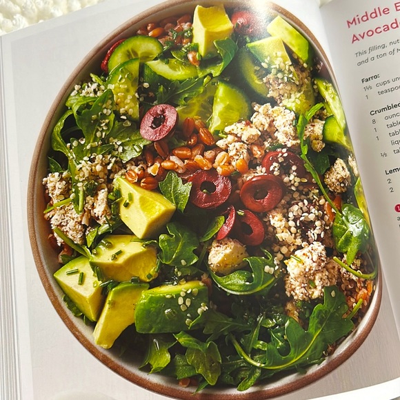 The VegNews Guide To Being A Fabulous Vegan by Jasmine Singer & VegNews Magazine - Picture 5 of 5